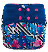 Load image into Gallery viewer, Lichtbaby pocket, Flamingo. Includes 1 bamboo terry insert