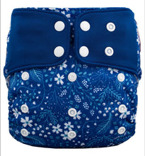 Load image into Gallery viewer, Lichtbaby pocket, White Flowers. Includes 1 bamboo terry insert